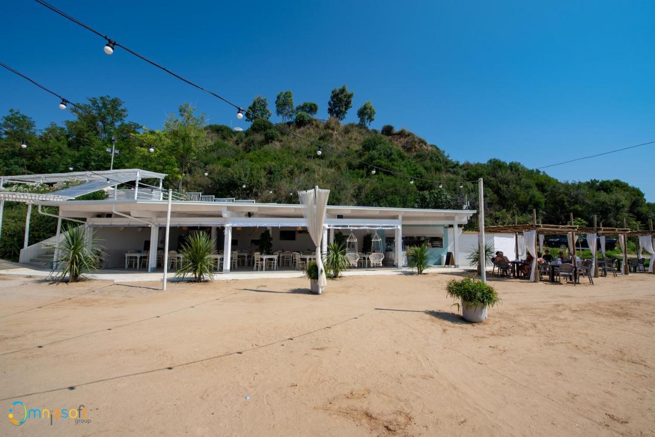 Grotta Del Saraceno Aparthotel Vasto Bagian luar foto