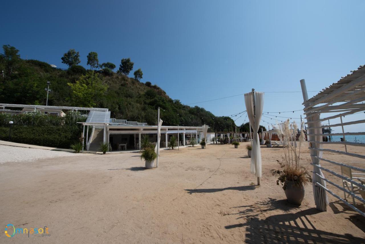 Grotta Del Saraceno Aparthotel Vasto Bagian luar foto