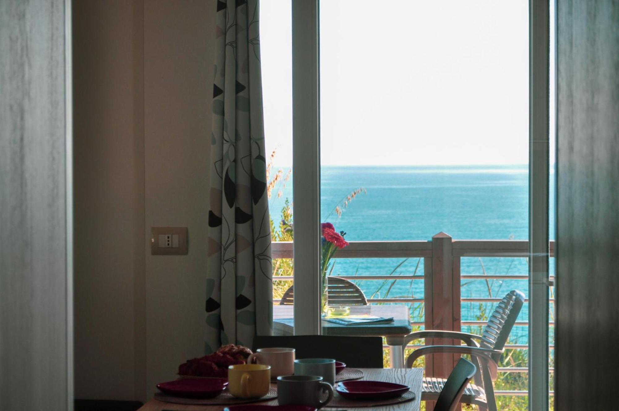 Grotta Del Saraceno Aparthotel Vasto Bagian luar foto